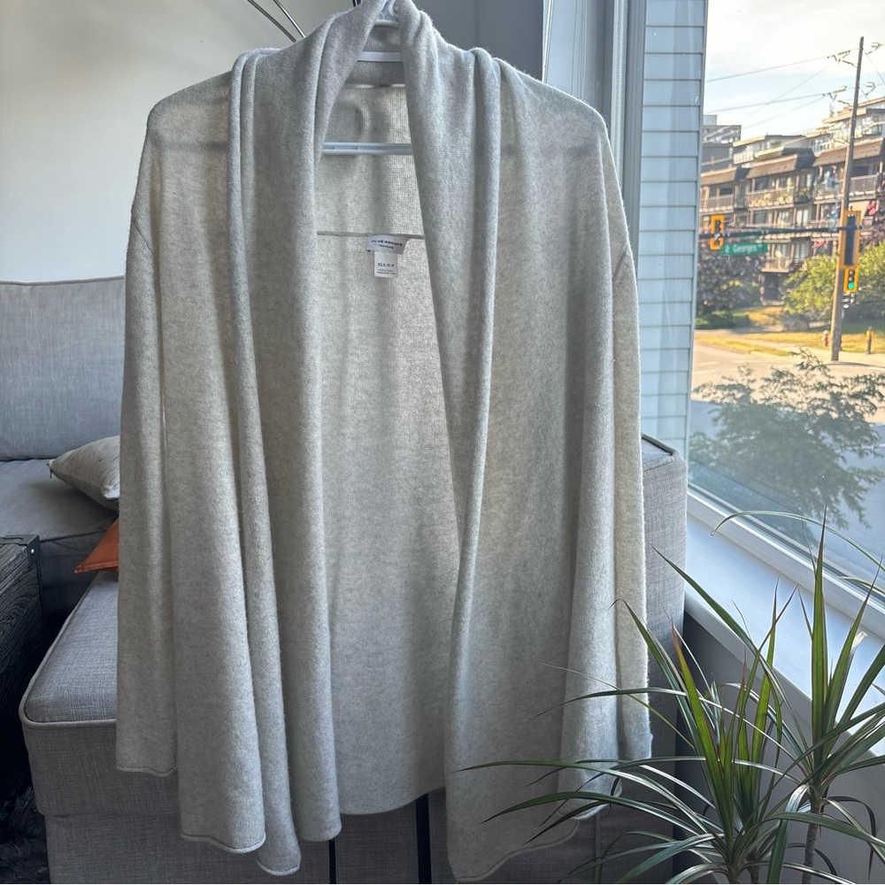 Club Monaco Cashmere cardigan size XS